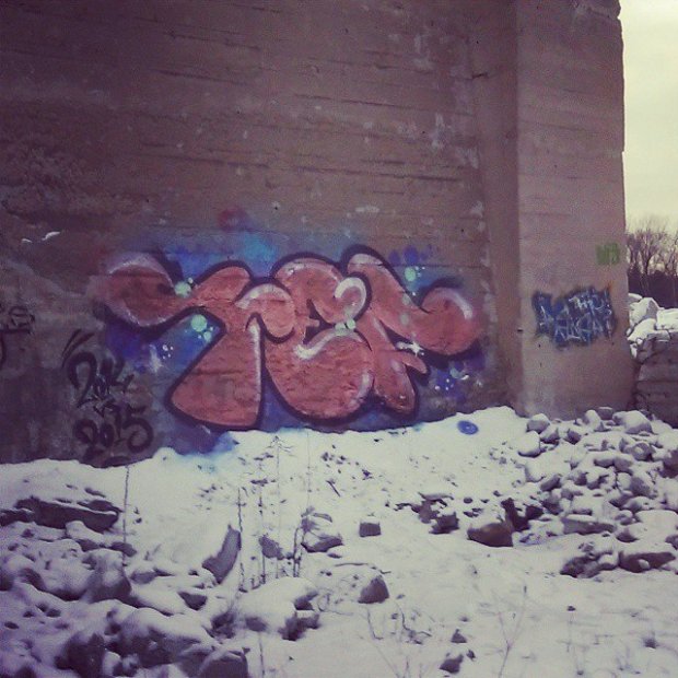 Graffiti Wall - Photo by Rewoner - refoner (2014)