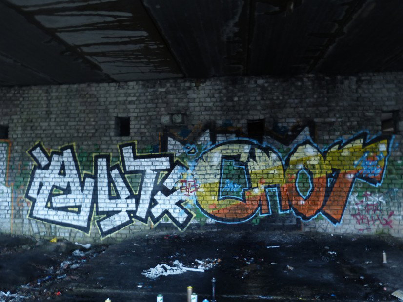 Graffiti Bombing - Photo by Rezh - ???, ????... (2013)