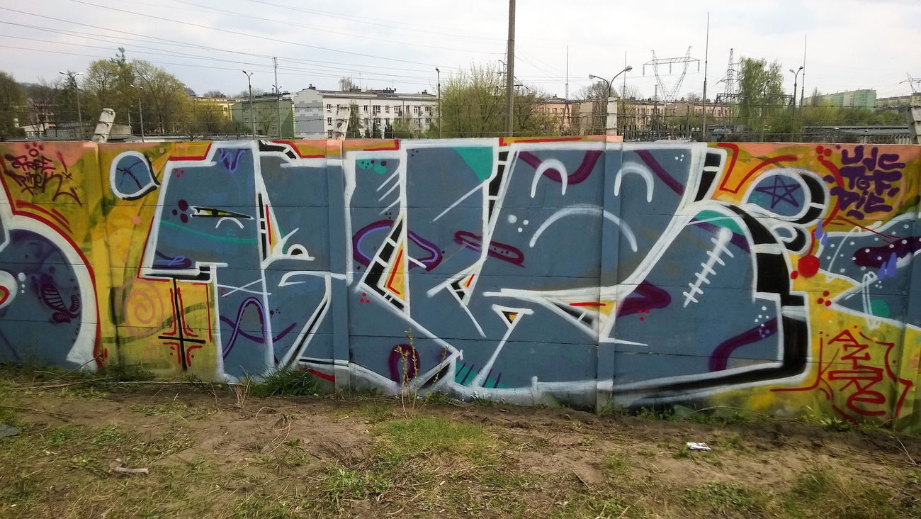 Graffiti Wall in Turkmenistan - Photo by Rip (2017)