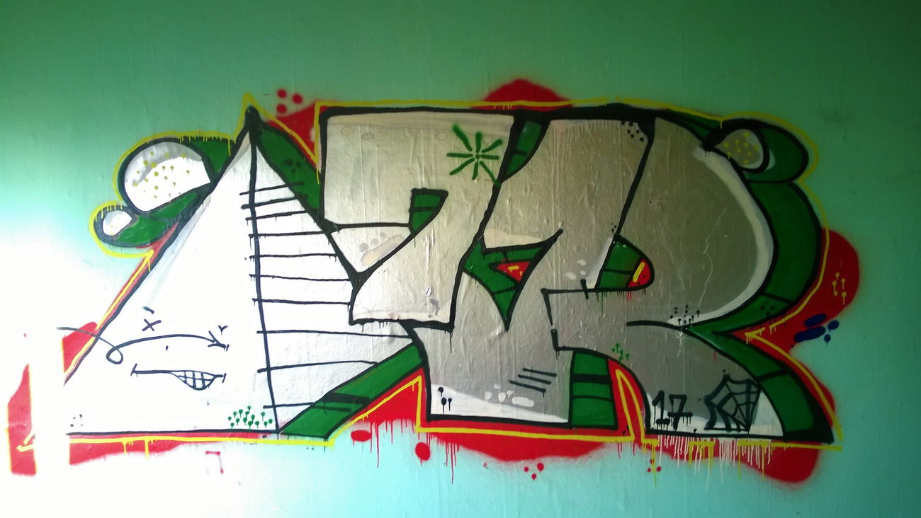 Graffiti Wall - Photo by Rip (2016)