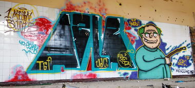 Graffiti Wall - Photo by Rip - AZLR, QZIN