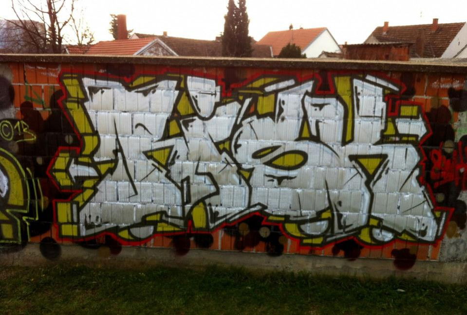 Graffiti Wall in ?akovo - Photo by Risk - risk, swk