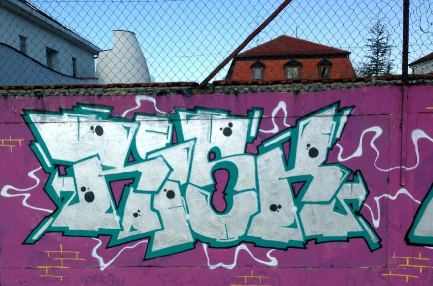 Graffiti Wall in ?akovo - Photo by Risk - risk, swk