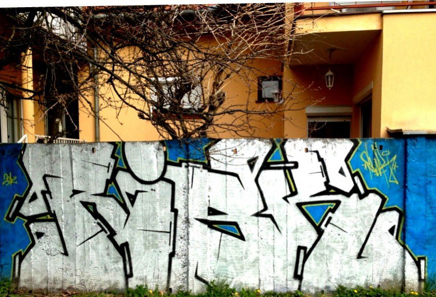 Graffiti Wall in ?akovo - Photo by Risk - risk, swk