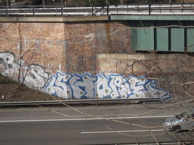 Graffiti Bombing in Berlin - Photo by Rizah - Shore, AQ