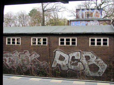 Graffiti Bombing in Berlin - Photo by Rizah - DHK, RCB