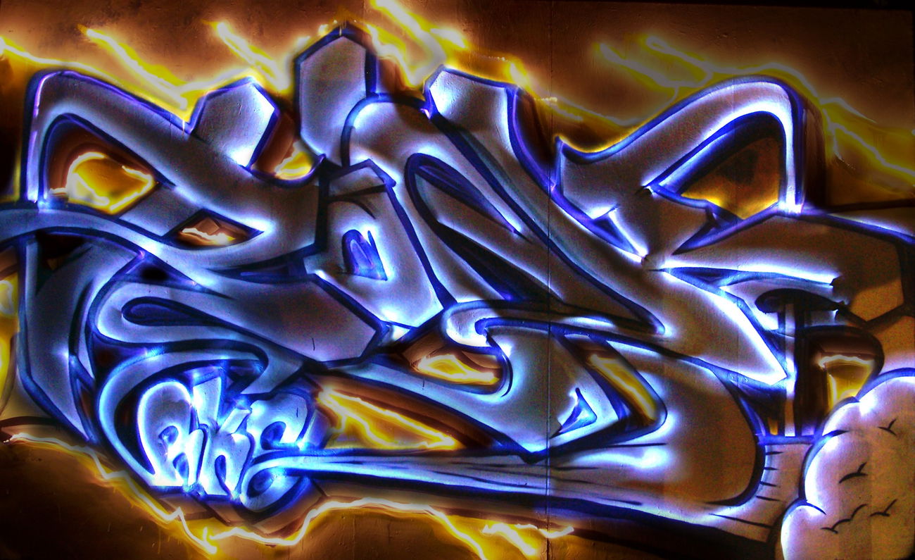 Graffiti Wall - Photo by Roak - Roak, light