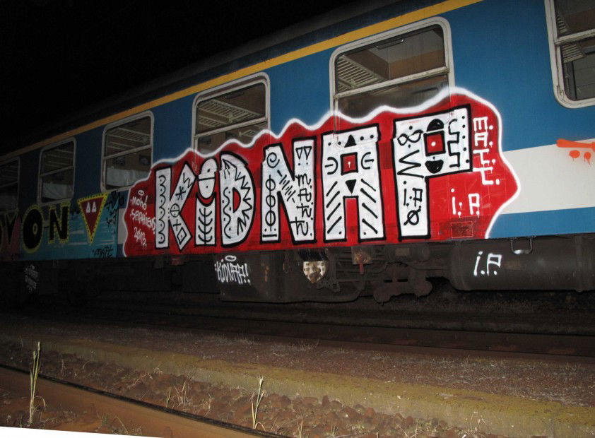 Graffiti Train in Hungary - Photo by RobertPoulsen - kidnap, ip, matt (2013)