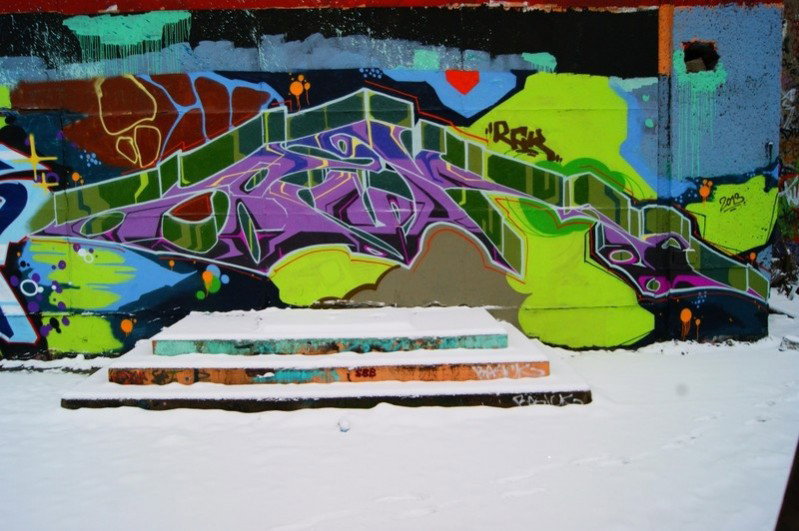 Graffiti Wall in berlin - Photo by Rockets - zouk