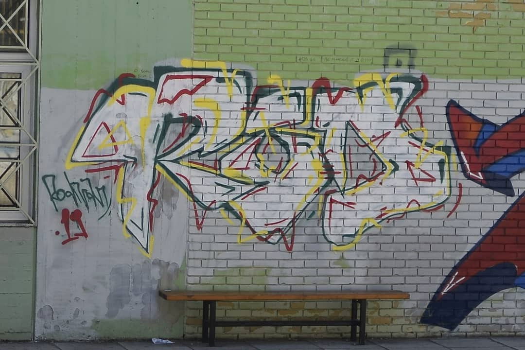 Graffiti Bombing in Φάληρο Θεσσαλονίκη - Photo by Rodman - Bomb, fast (2019)