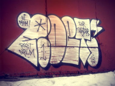 Graffiti Bombing - Photo by Roet