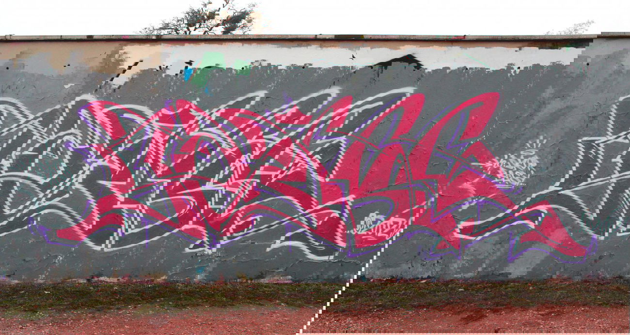 Graffiti Wall - Photo by RogerLawlezz - Deryk, Dessau (2012)