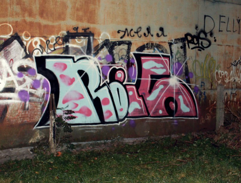 Graffiti Wall - Photo by Rois