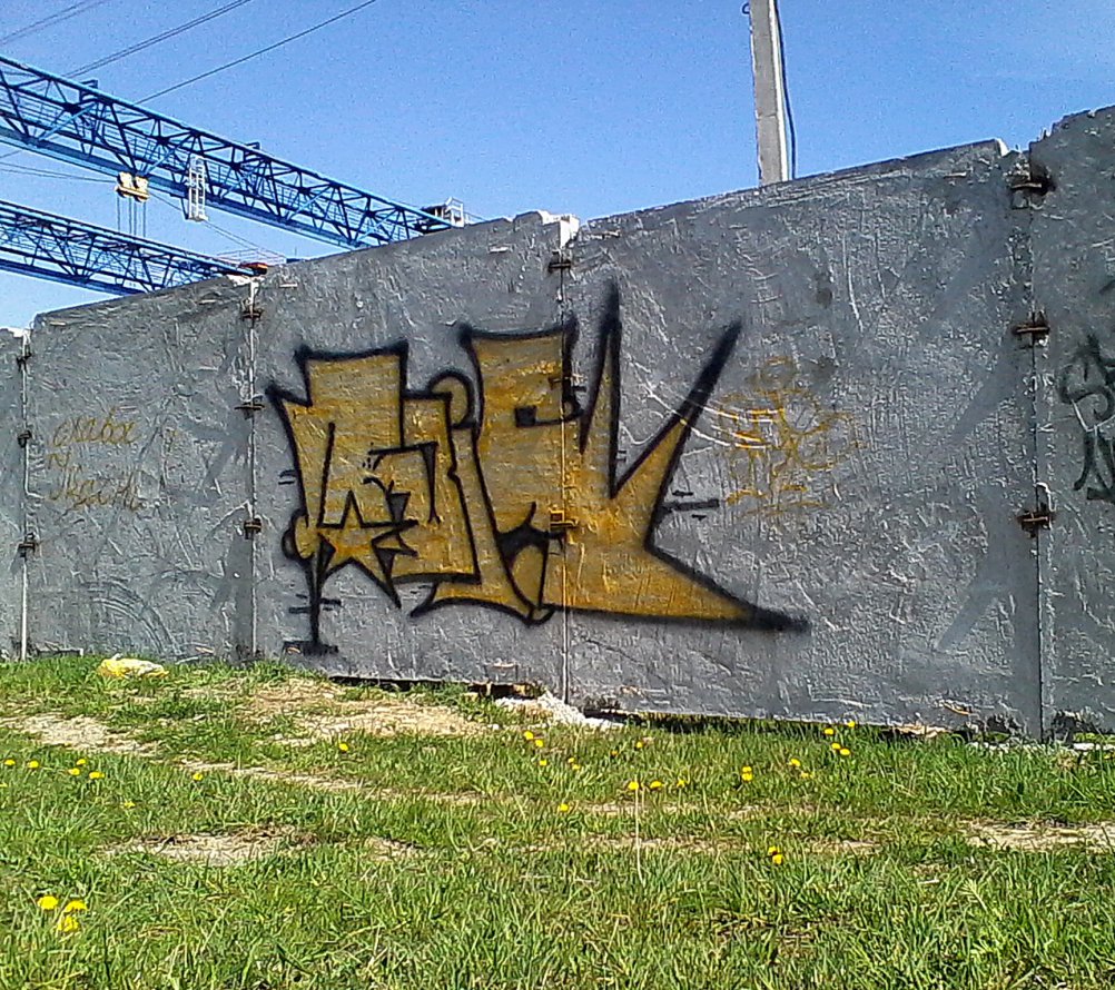 Graffiti Wall - Photo by Rois