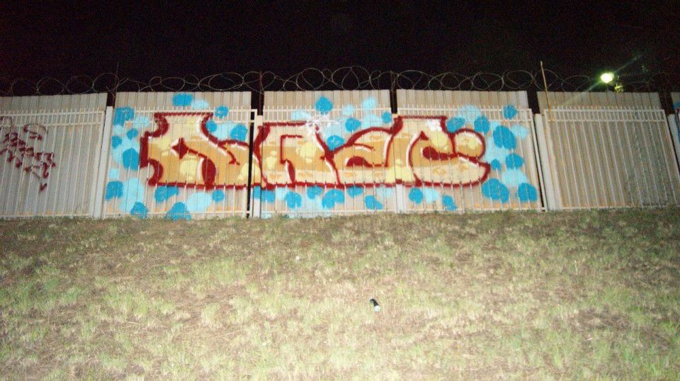 Graffiti Bombing in Moscow - Photo by Roman_Obraz - Obtaz (2013)