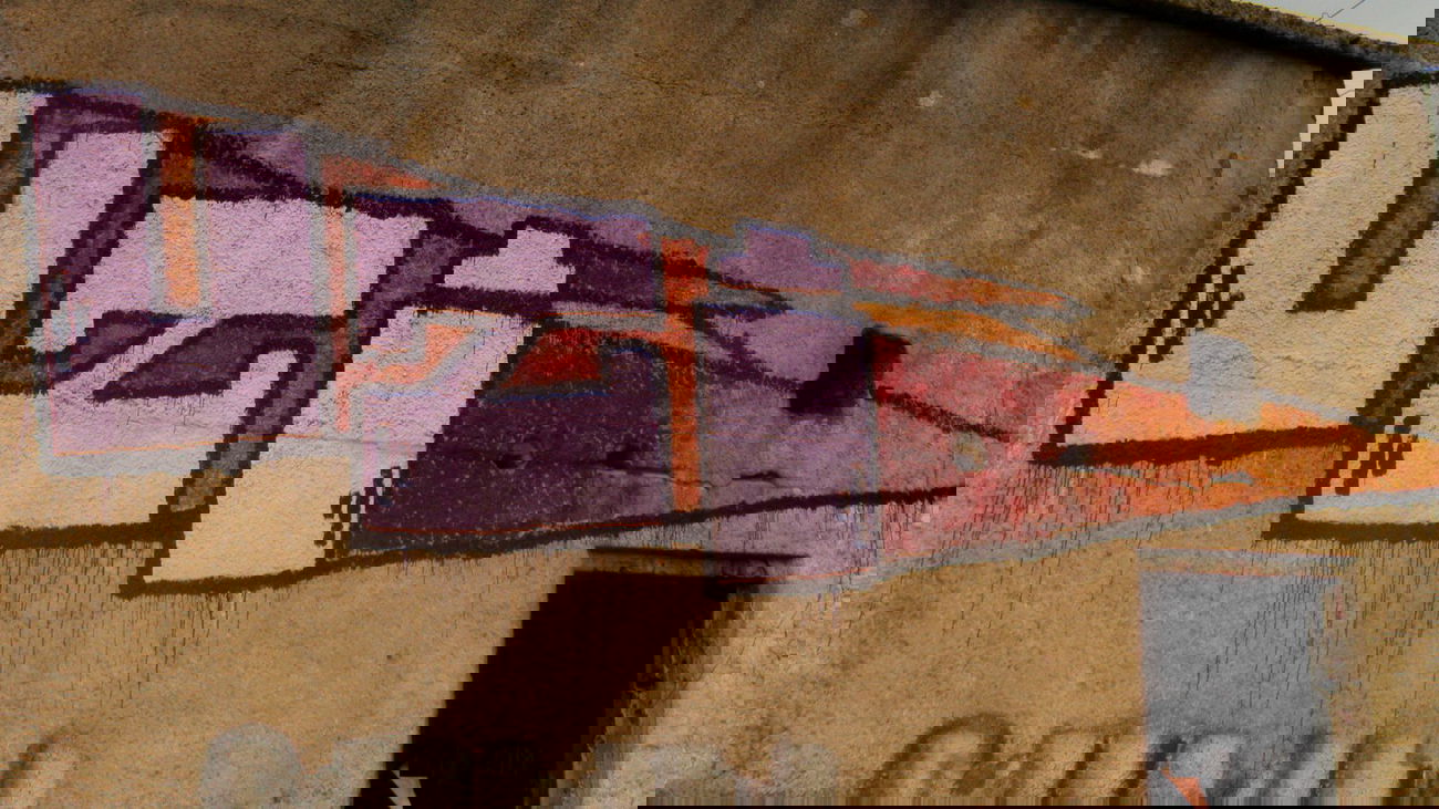 Graffiti Bombing in Hamburg - Photo by RomeoKnight - roll, up (2013)