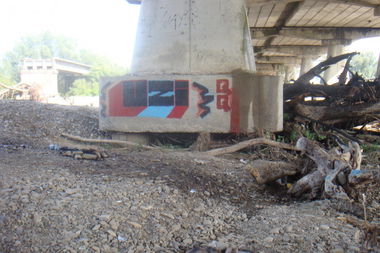 Graffiti Bombing - Photo by RomeoKnight (2014)