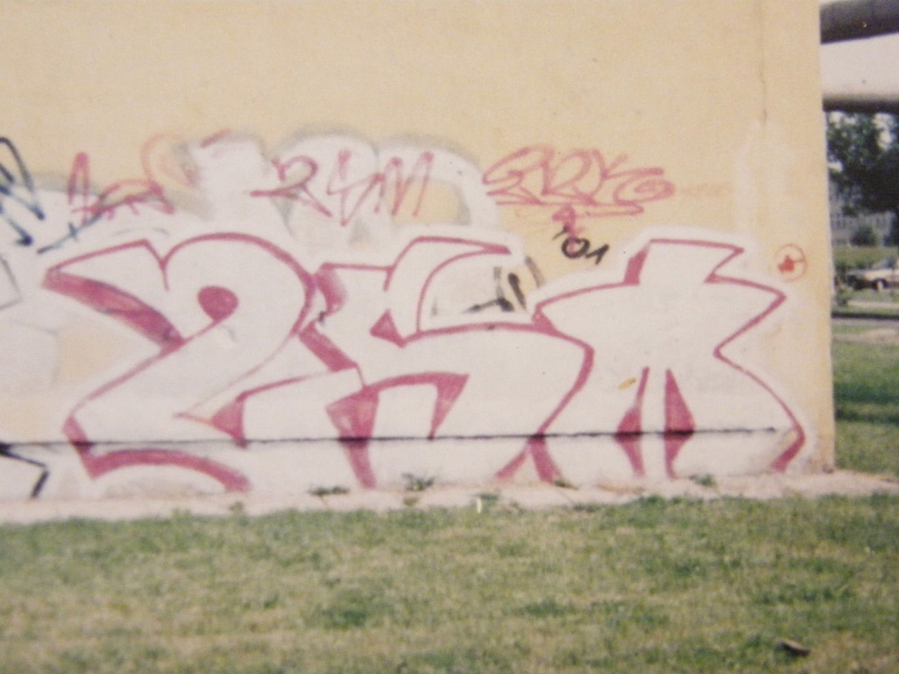 Graffiti Wall - Photo by Romus