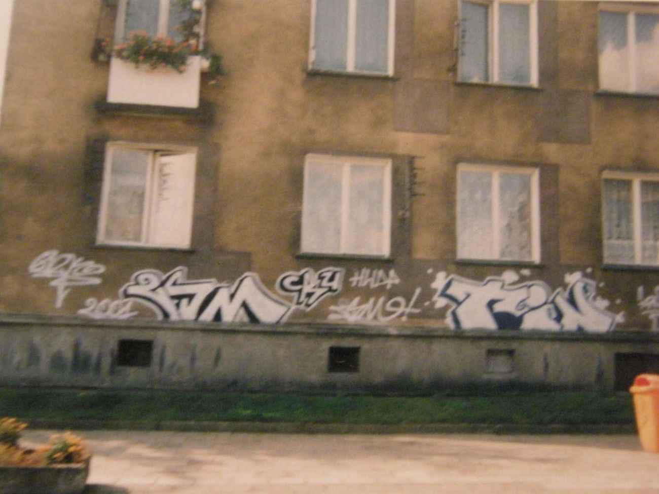 Graffiti Wall - Photo by Romus