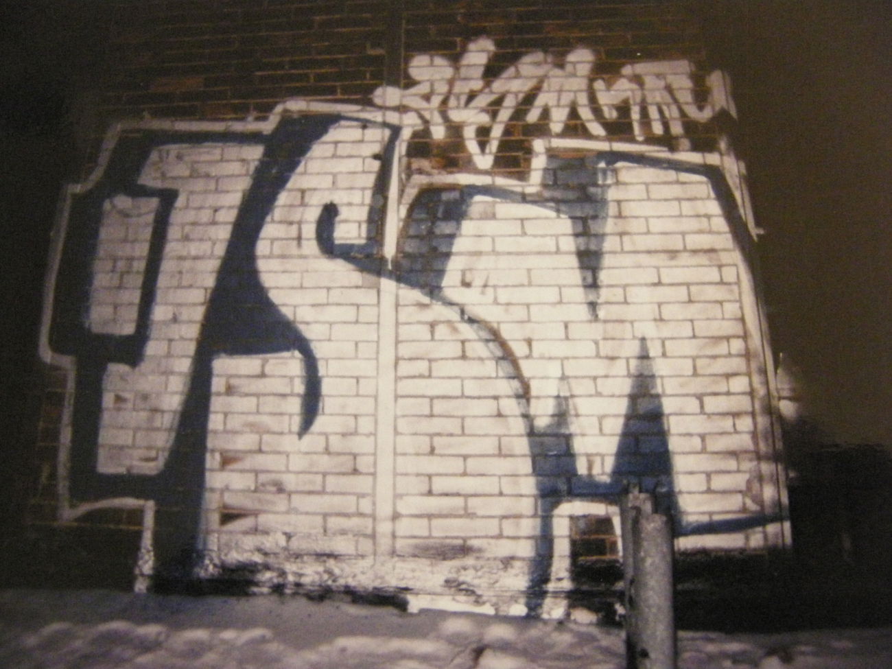 Graffiti Wall - Photo by Romus