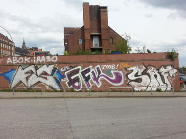 Graffiti Bombing in Hamburg - Photo by Ros41 - Fg, Gfk, Srf