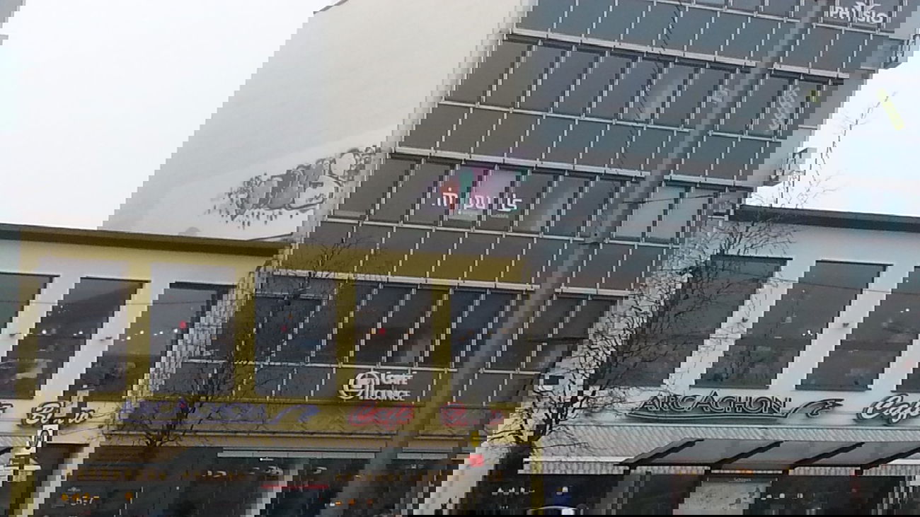 Graffiti Bombing - Photo by Ros41 - Doqs (2012)