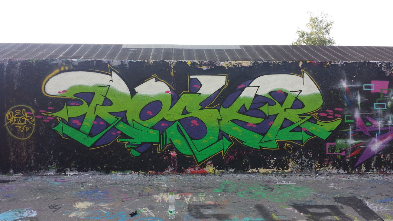 Graffiti Wall in Wohnort - Photo by RoseRBTS - Roser