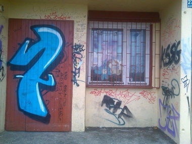 Graffiti Bombing - Photo by Roseone (2016)