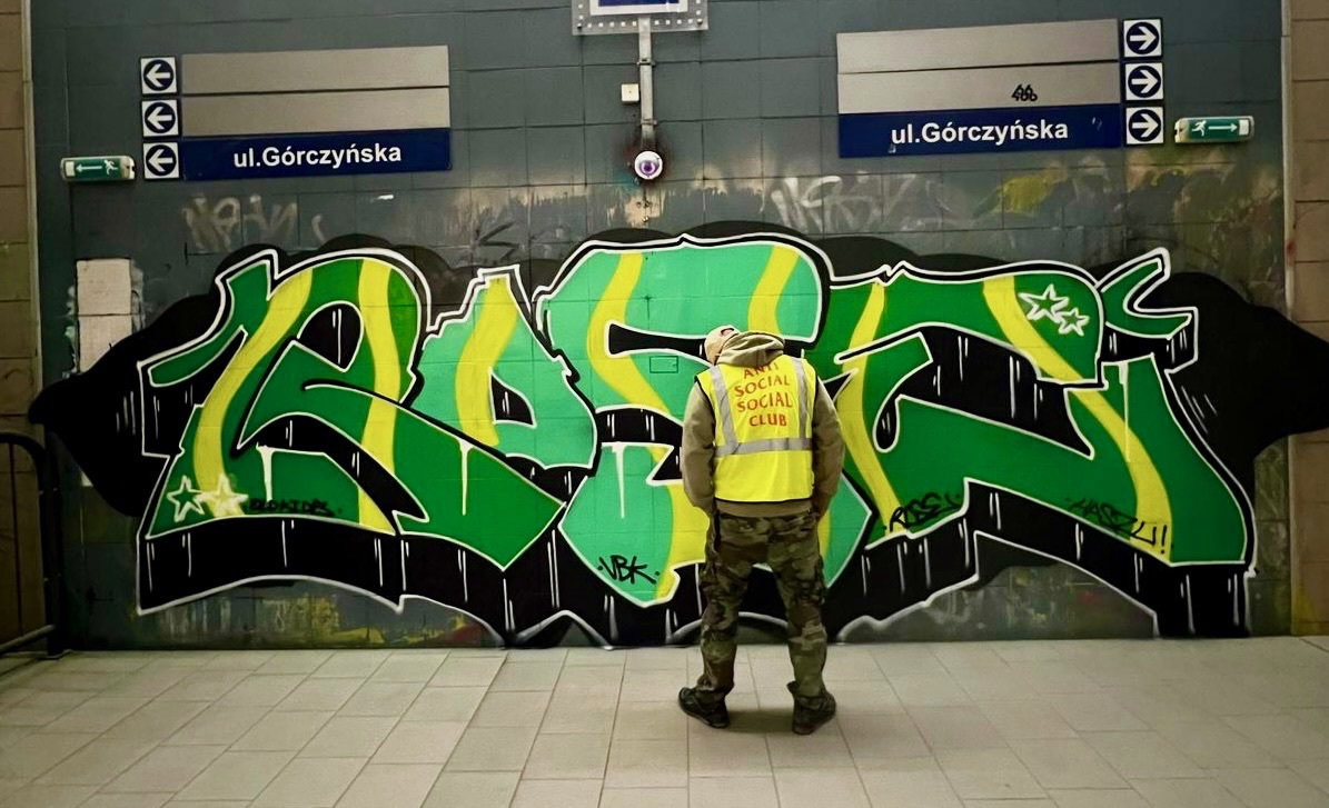 Graffiti Bombing - Photo by Roseumour - bombing (2024)