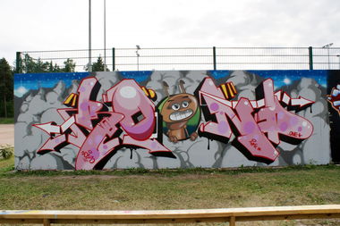 Graffiti Wall - Photo by Round1 - Round, Tmf