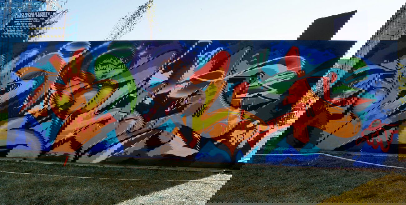 Graffiti Wall - Photo by Round1 - Round, Tmf