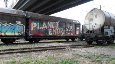 Graffiti Train - Photo by Roundhousekicker - Planet., Enor