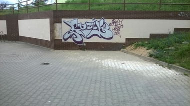 Graffiti Bombing - Photo by Rozpierdolone