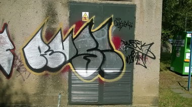 Graffiti Bombing - Photo by Rozpierdolone