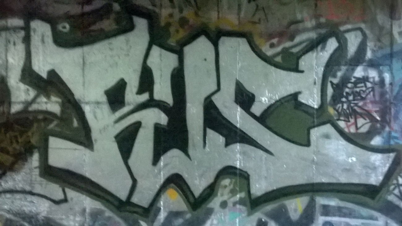 Graffiti Wall - Photo by Rozpierdolone