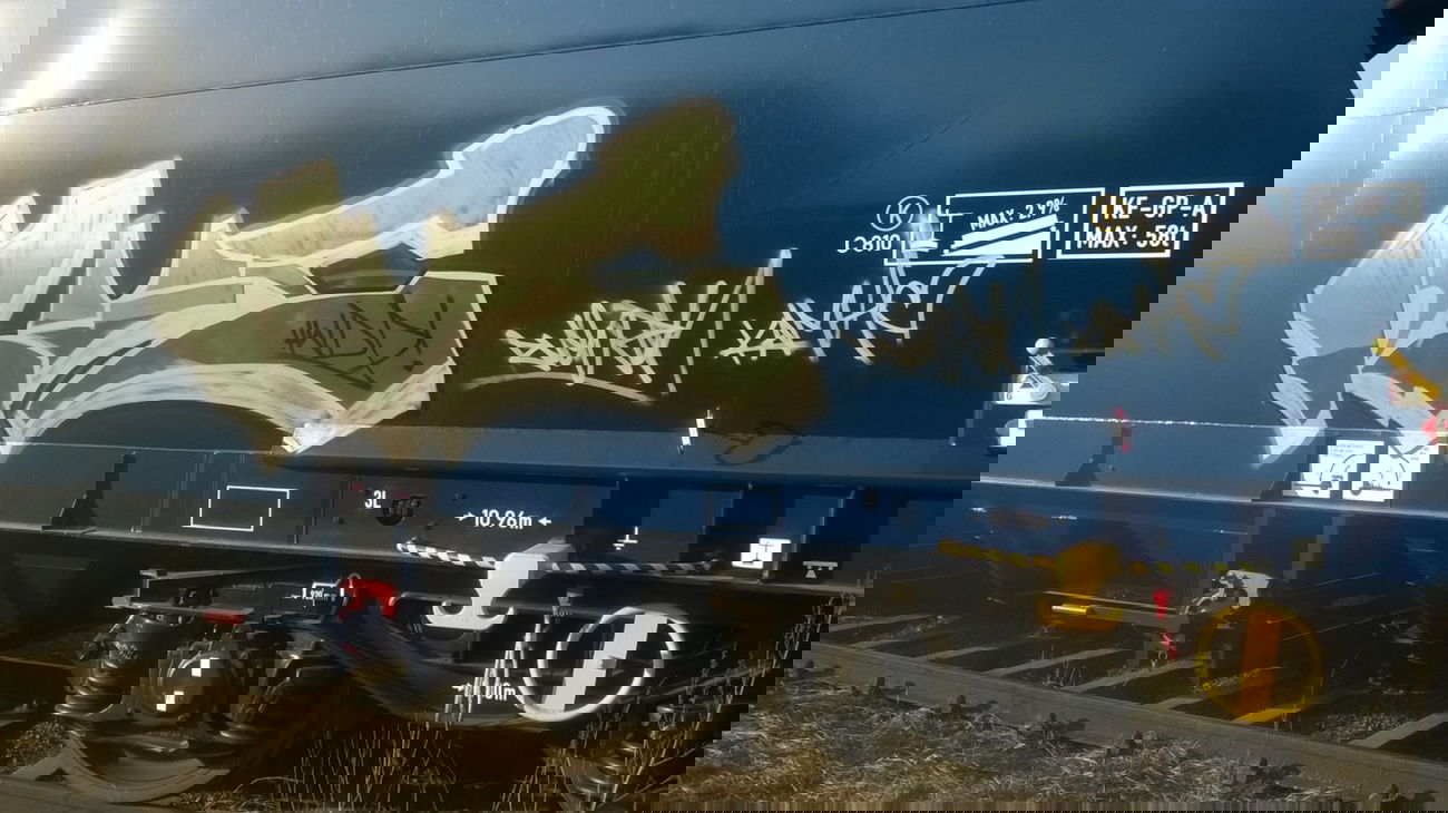 Graffiti Train - Photo by Rozpierdolone