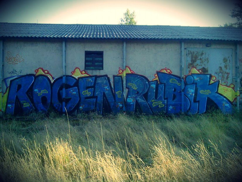 Graffiti Bombing in Budapest - Photo by Rubik - rubik