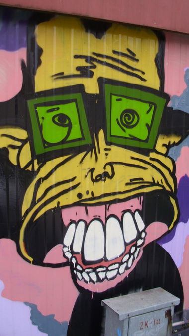 Graffiti Wall - Photo by Ruchae - Ruchae (2012)