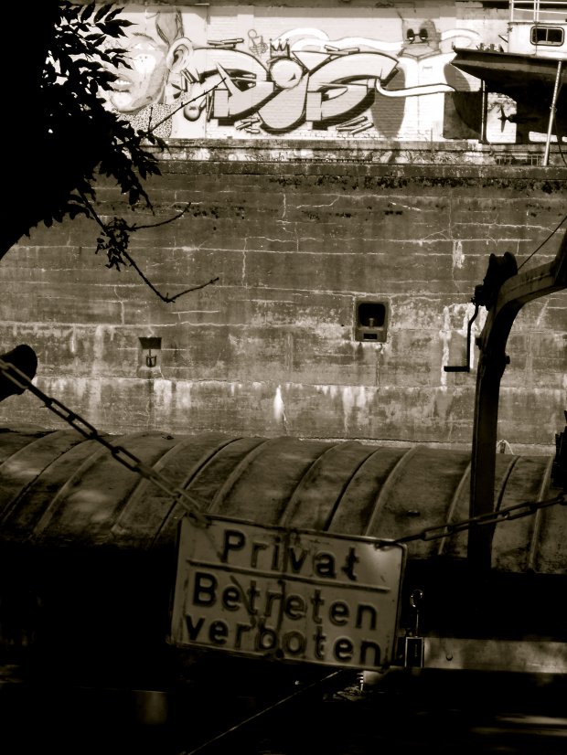 Graffiti Wall in Saarbrücken - Photo by Rucksackfranzose - BOYS, ULTRAS