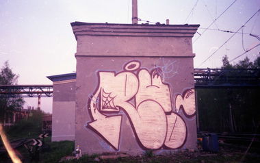 Graffiti Bombing in Russia - Photo by RudeR - Ruder, trainline, film (2013)