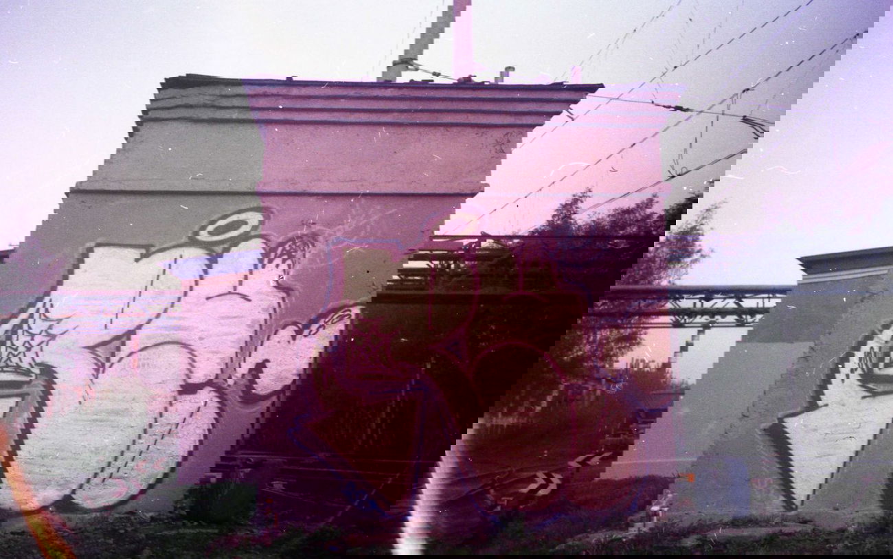 Graffiti Bombing in Russia - Photo by RudeR - Ruder, trainline, film (2013)