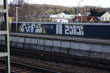 Graffiti Bombing - Photo by Rudi81 - Gifs, 2010 (2014)