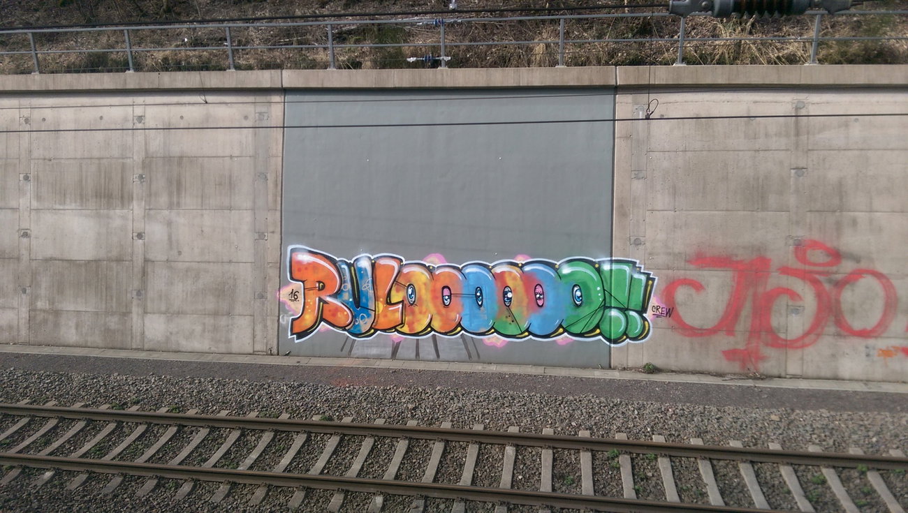 Graffiti Wall - Photo by RuloCrew - crewlove, alleyesonus (2016)