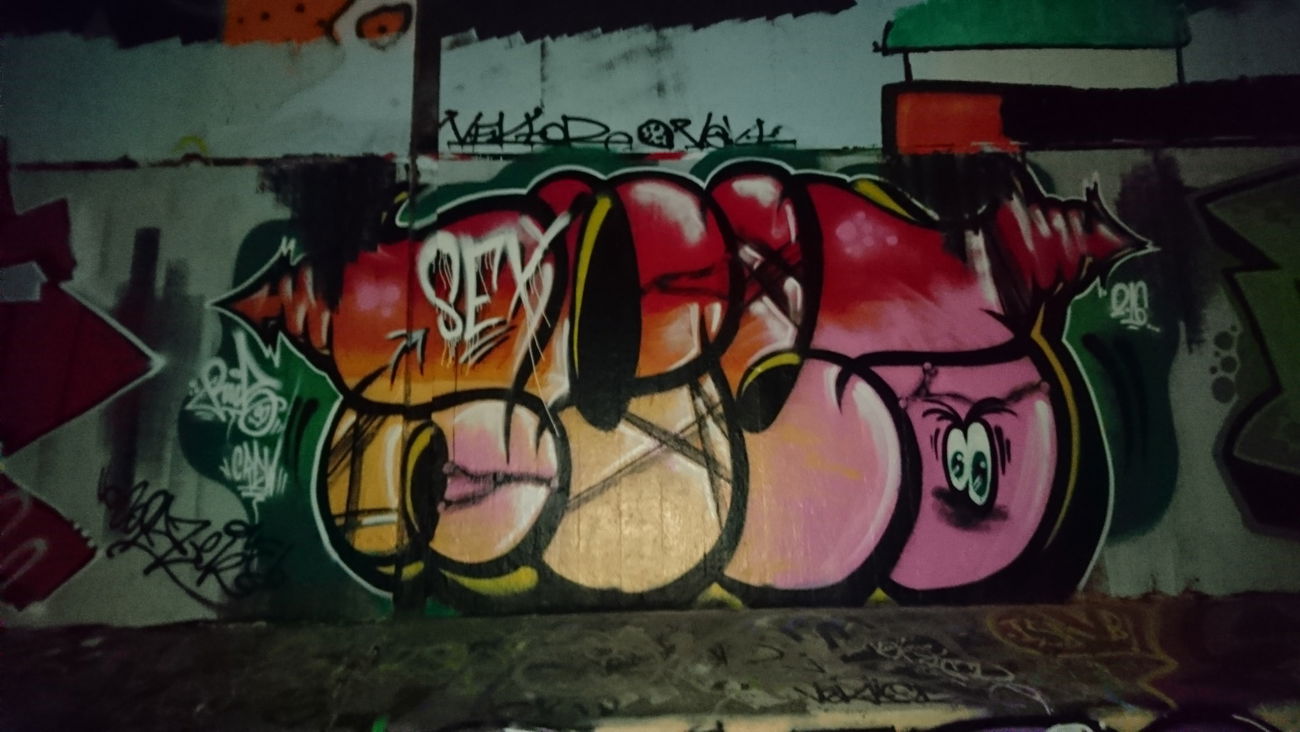 Graffiti Bombing - Photo by RuloCrew - Rulo, RuloCrew, Crewlove