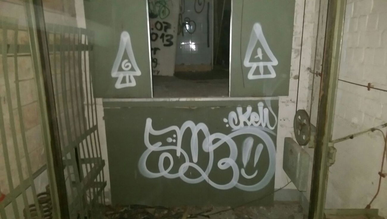 Graffiti Bombing - Photo by RuloCrew - Rulo, RuloCrew, Triangle