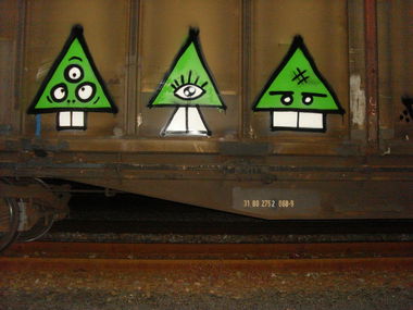 Graffiti Train - Photo by RuloCrew - rulo, crew, triangle