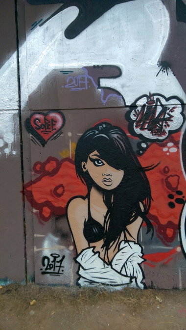 Graffiti Wall - Photo by RuloCrew - sexygirl