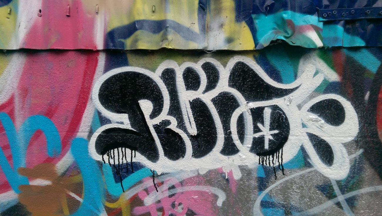 Graffiti Wall - Photo by RuloCrew (2016)