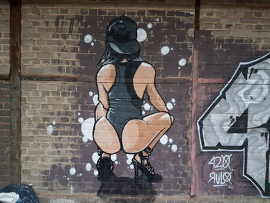 Graffiti Wall - Photo by RuloCrew - booty, girl, twerk