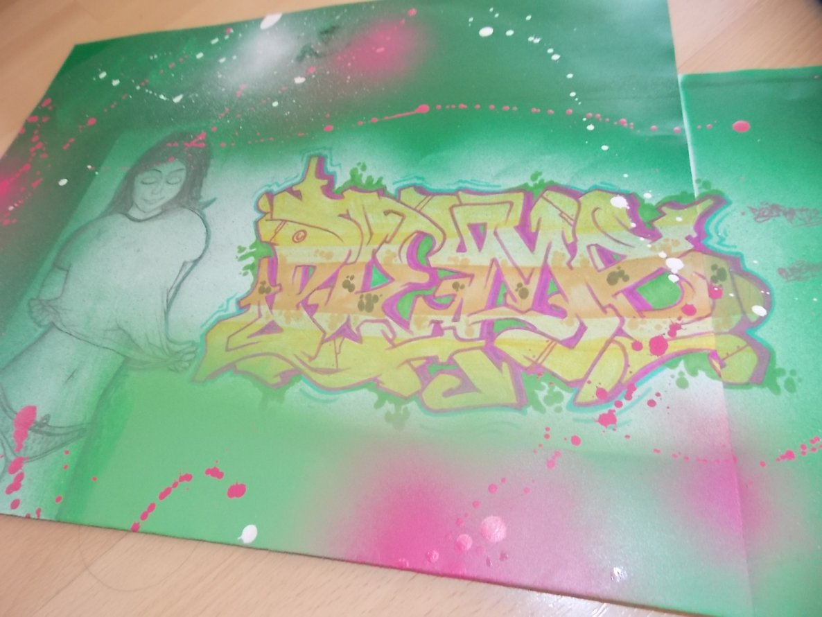 Graffiti Sketch - Photo by Ruso (2014)